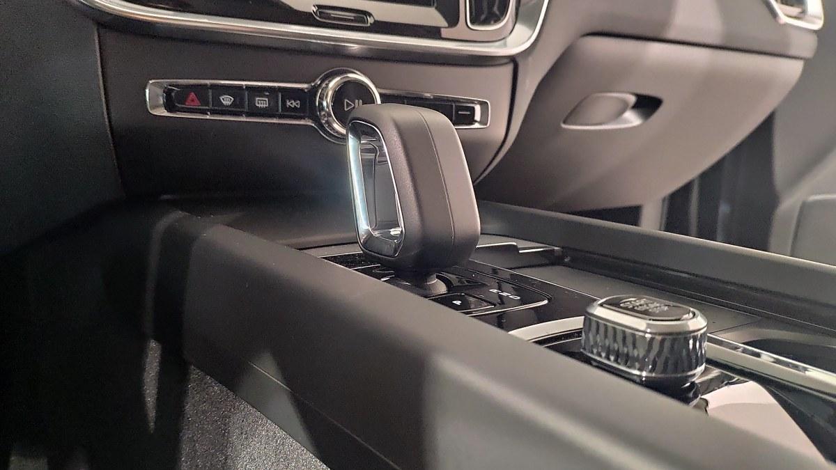 VOLVO V60 B4 Mild Hybrid Automatico Plus Dark