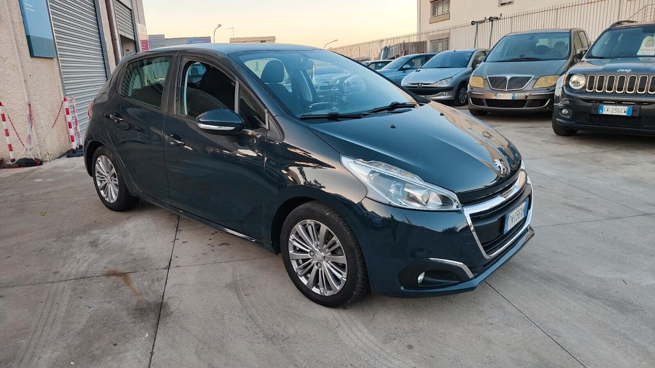 Peugeot 208 BlueHDi 75 5 porte Touch
