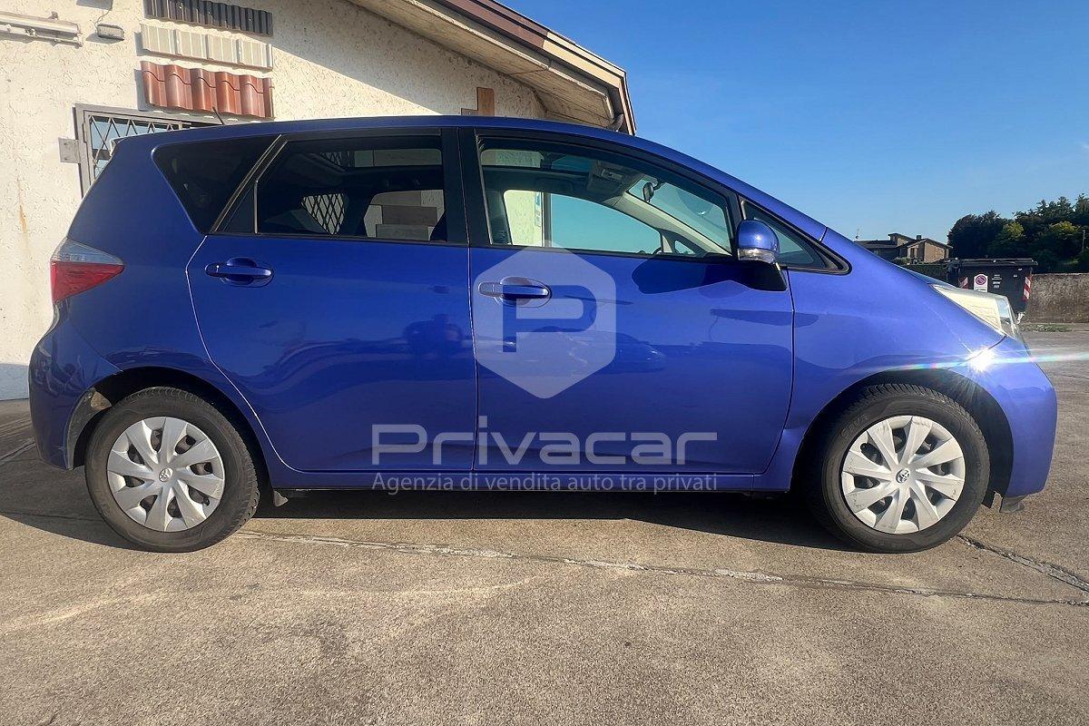 TOYOTA Verso-S 1.3 MT