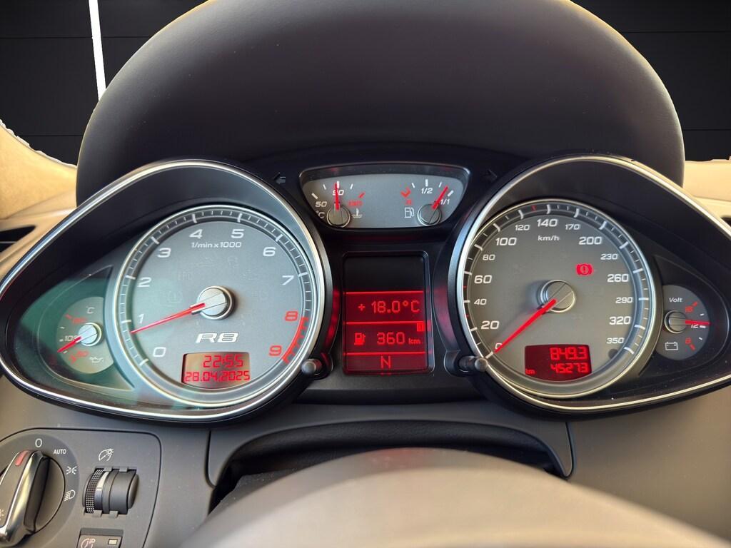 Audi R8 Coupe 4.2 V8 quattro r-tronic