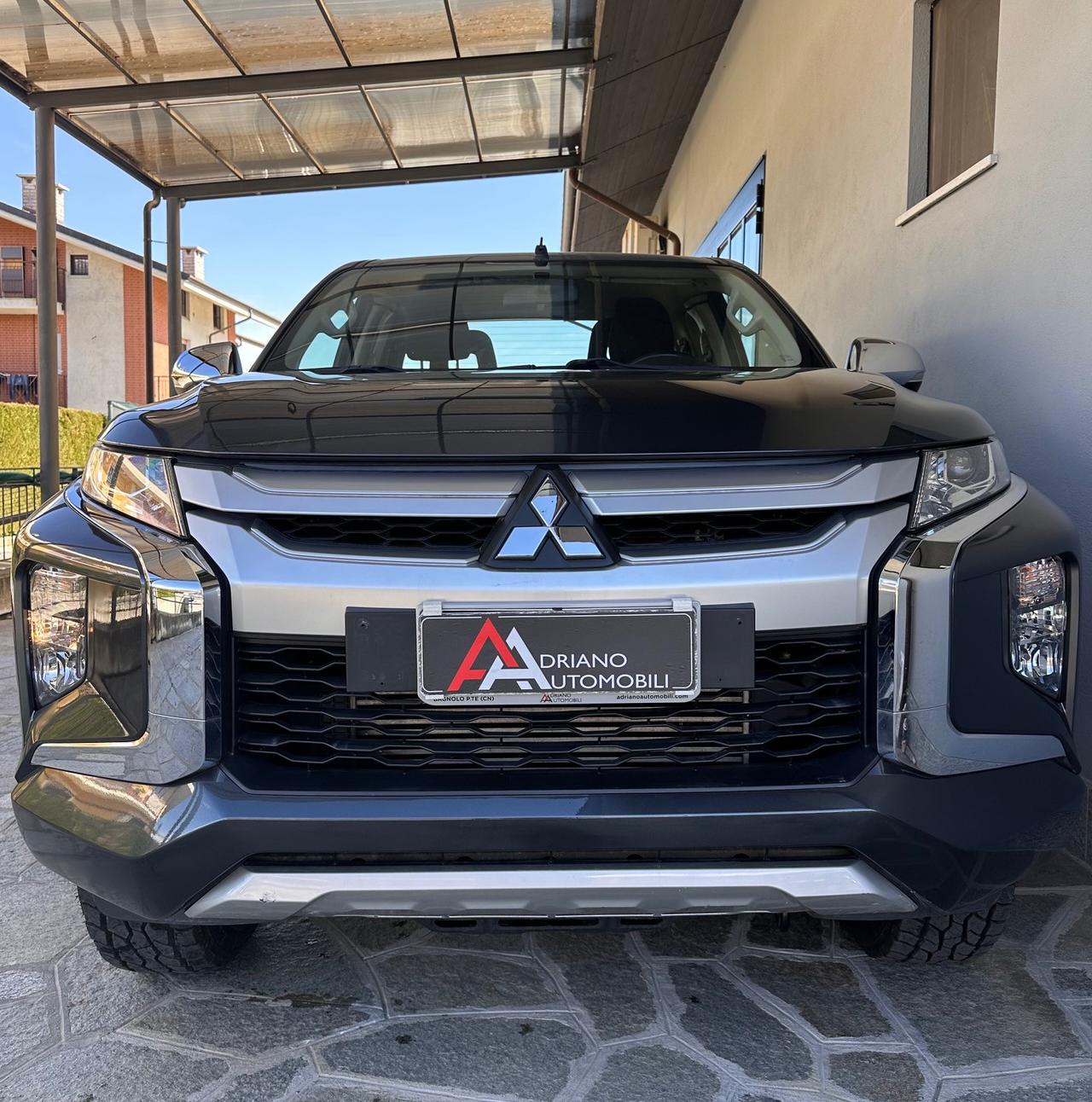 Mitsubishi L200 Club Cab L200 cl.cab 2.3d Invite 4wd 150cv