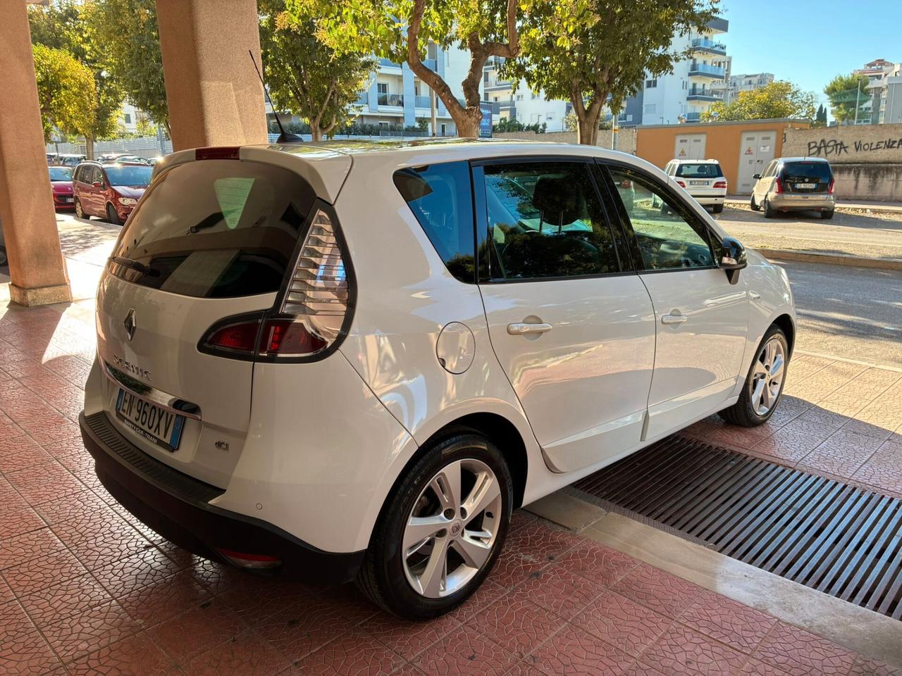 Renault Scenic1.6dCi130CV Tetto navi retro-12