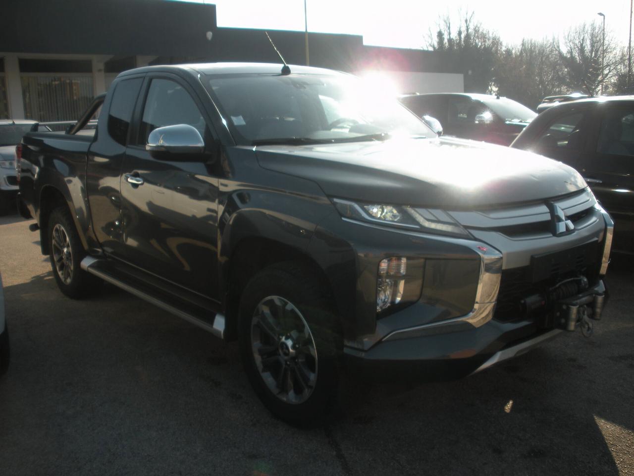 Mitsubishi L200 2.3 D Club Cab 4x4 Super Select Intense