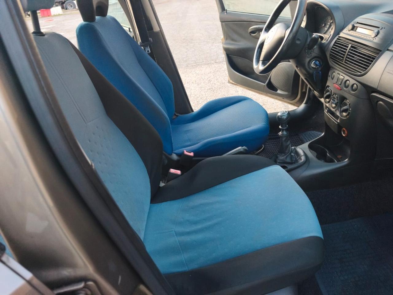 Fiat Punto 2006---1.2 Benzina Neopatentati