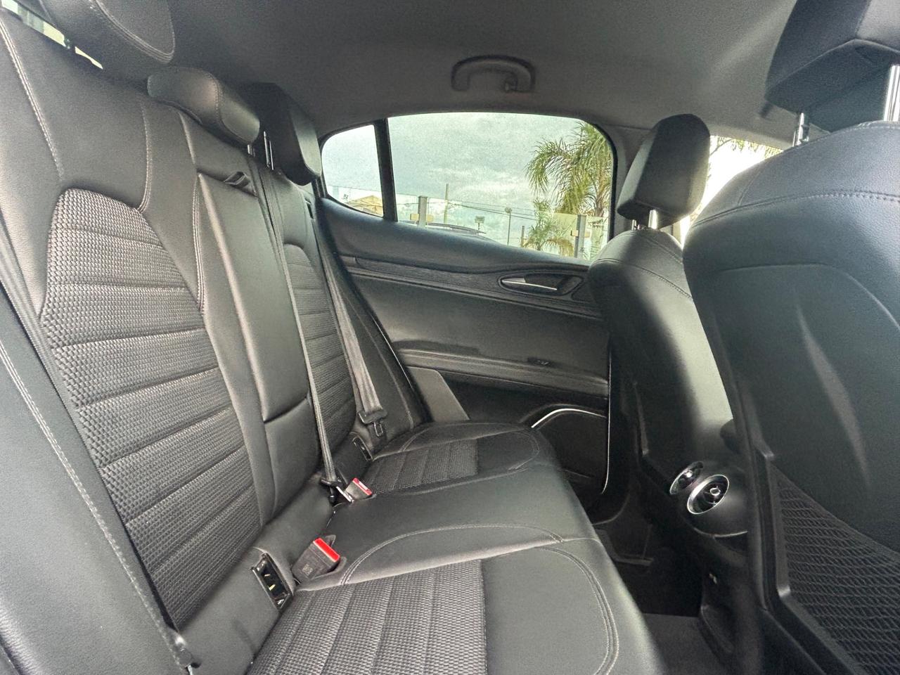Alfa Romeo Stelvio Q4