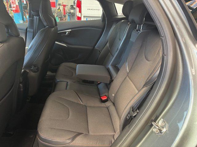 VOLVO V40 Cross Country D2 Style Plus