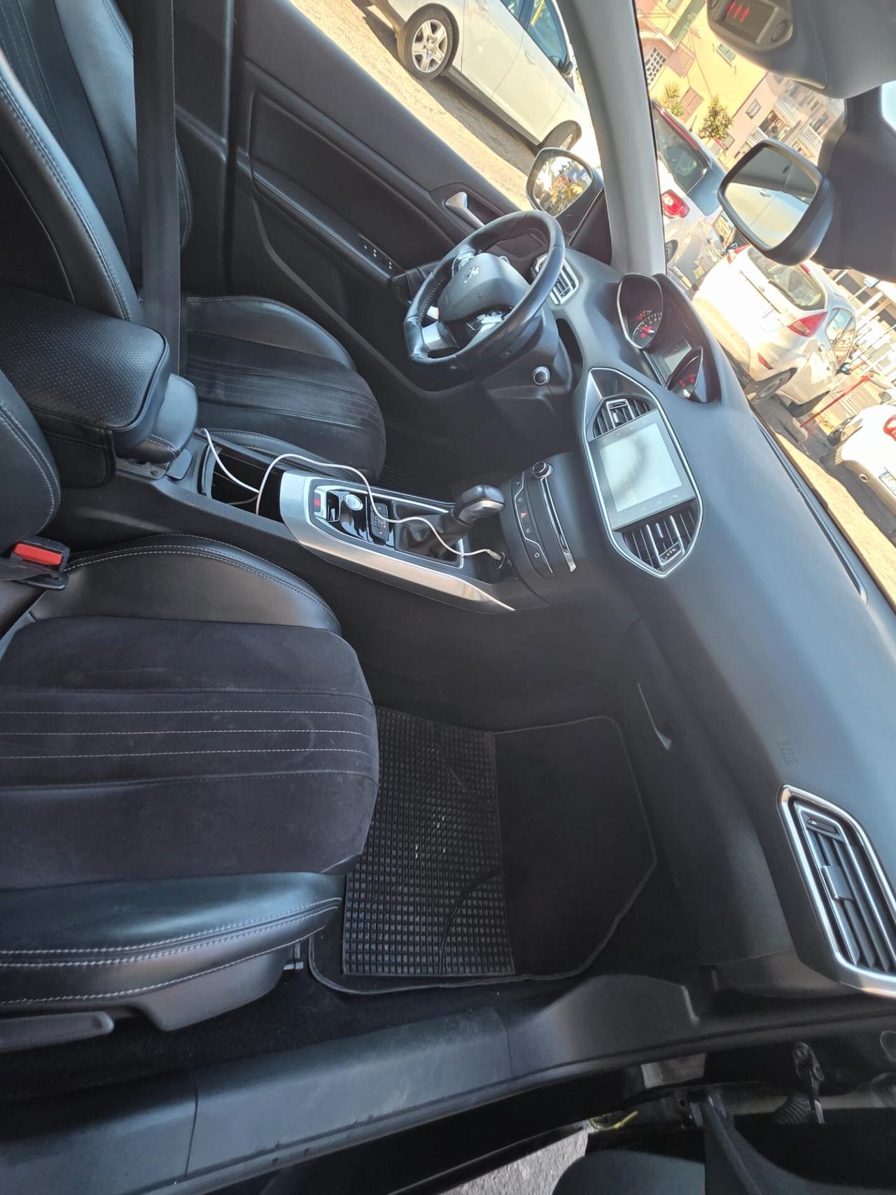 Peugeot 308 BlueHDi 120 S&S EAT6 SW Allure