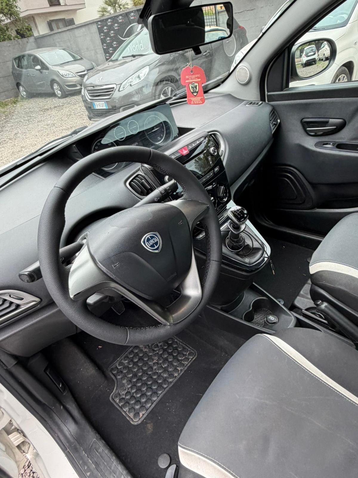 Lancia Ypsilon 0.9 TwinAir 85 CV 5 porte Metano Ecochic Gold