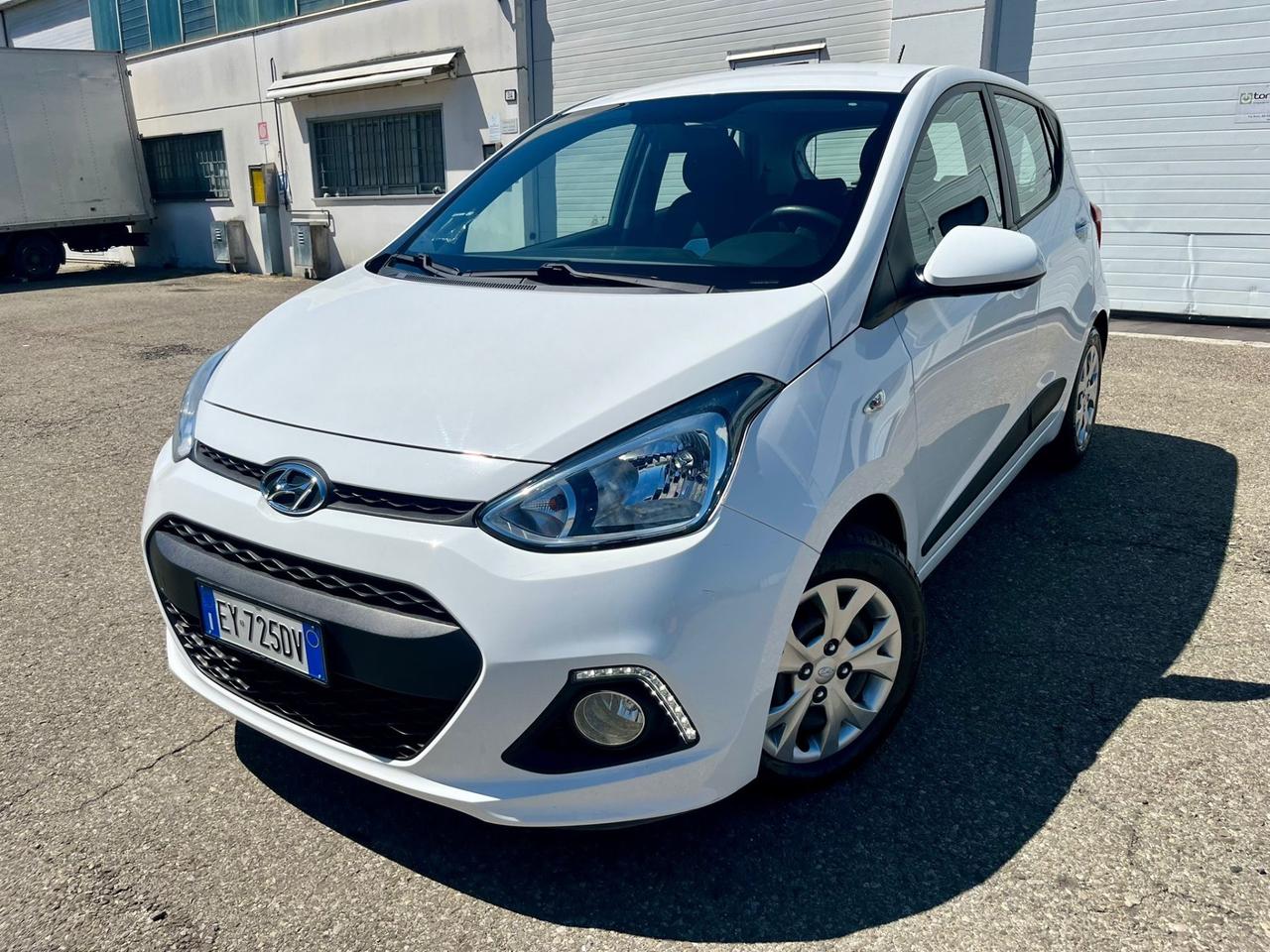 Hyundai i10 1.0benz 2015 64.000km cambio automatico perfetta