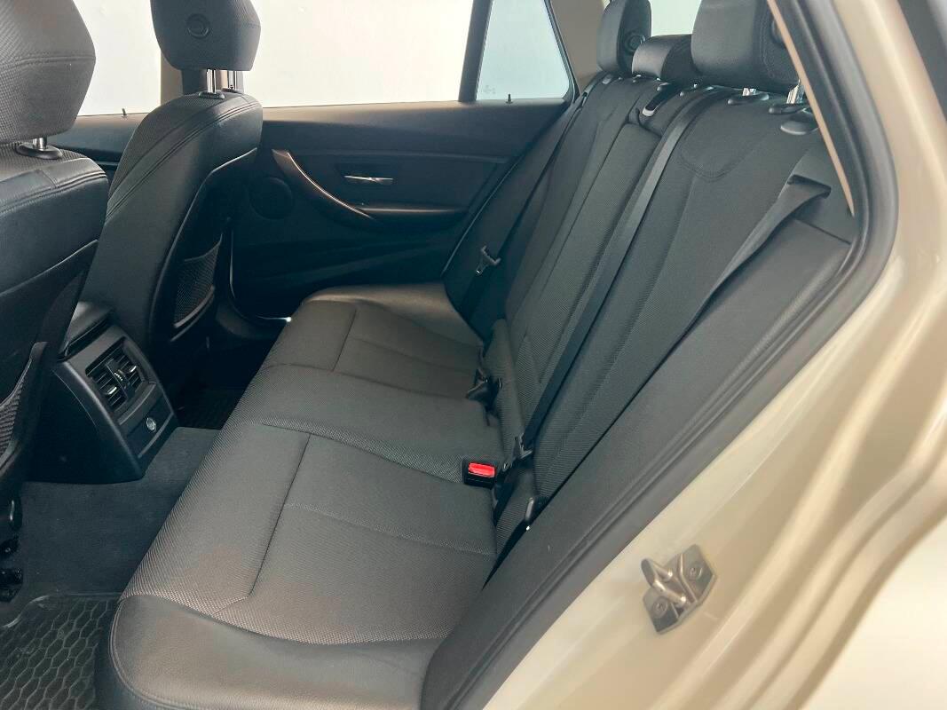 BMW Serie 3 Touring 318d Modern