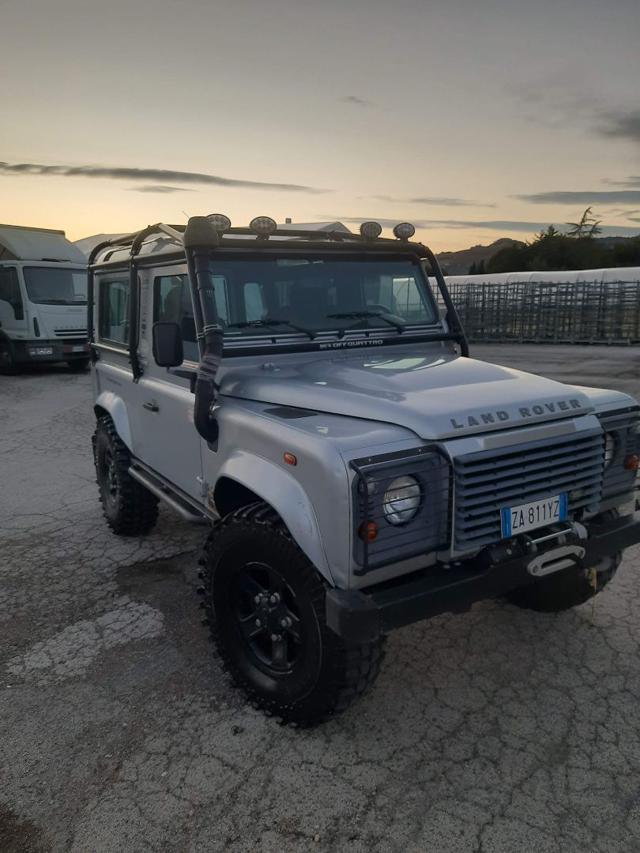 LAND ROVER Defender 90 2.4 TD4 Station Wagon S