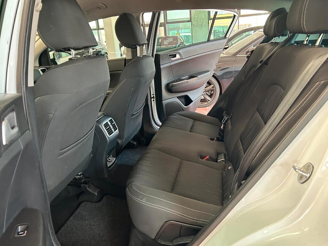 KIA SPORTAGE Diesel 1.7 CRDI CV 116 Km 180.096 X NEOPATENTATI Garanzia 12 mesi