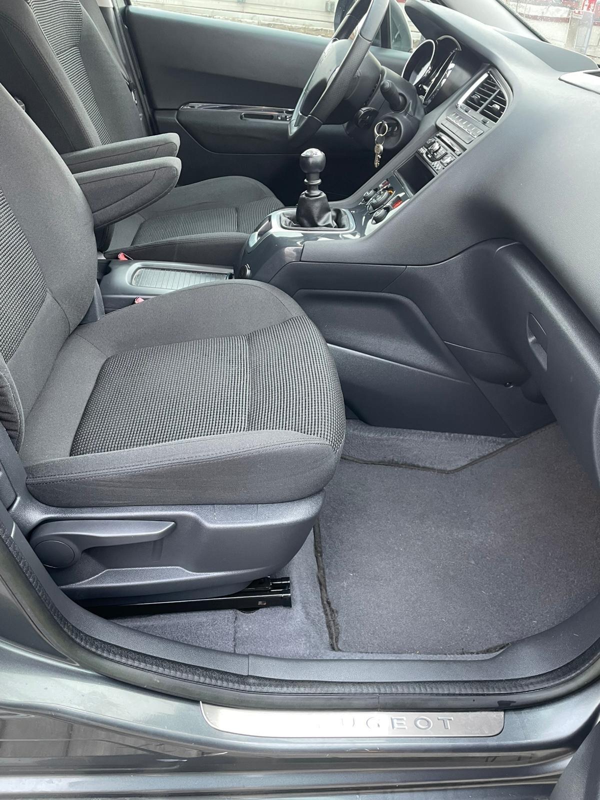 Peugeot 5008 1.6 HDi 7 POSTI Allure 12 MESI GARANZIA