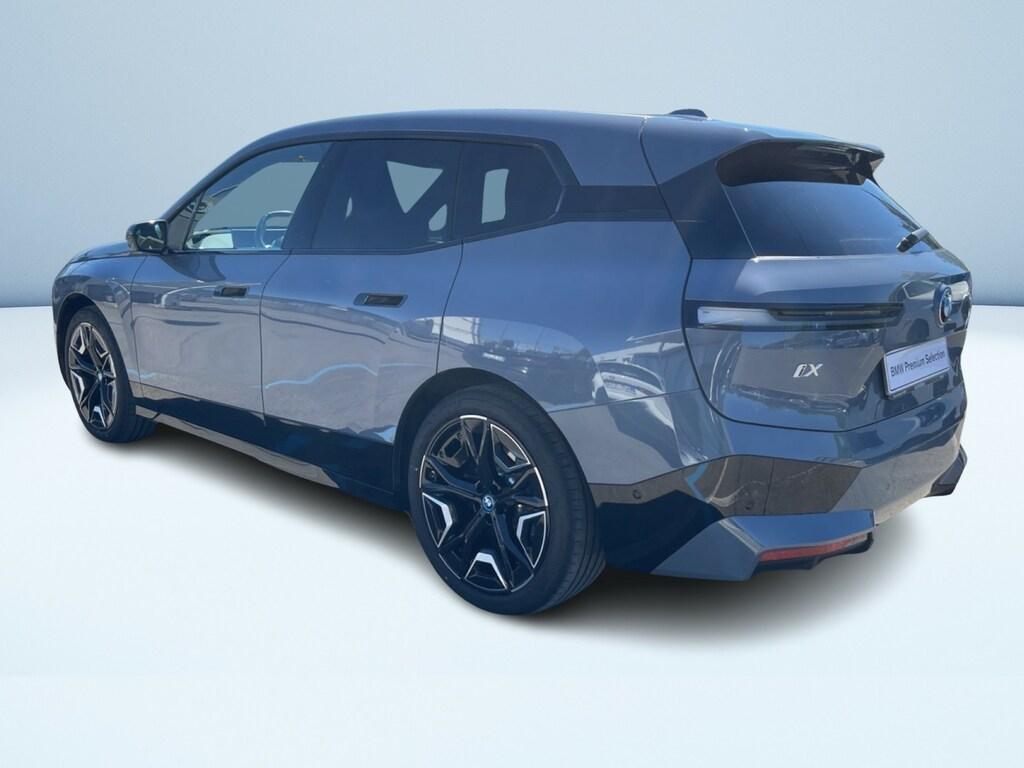 BMW iX 40 pacchetto sportivo xDrive
