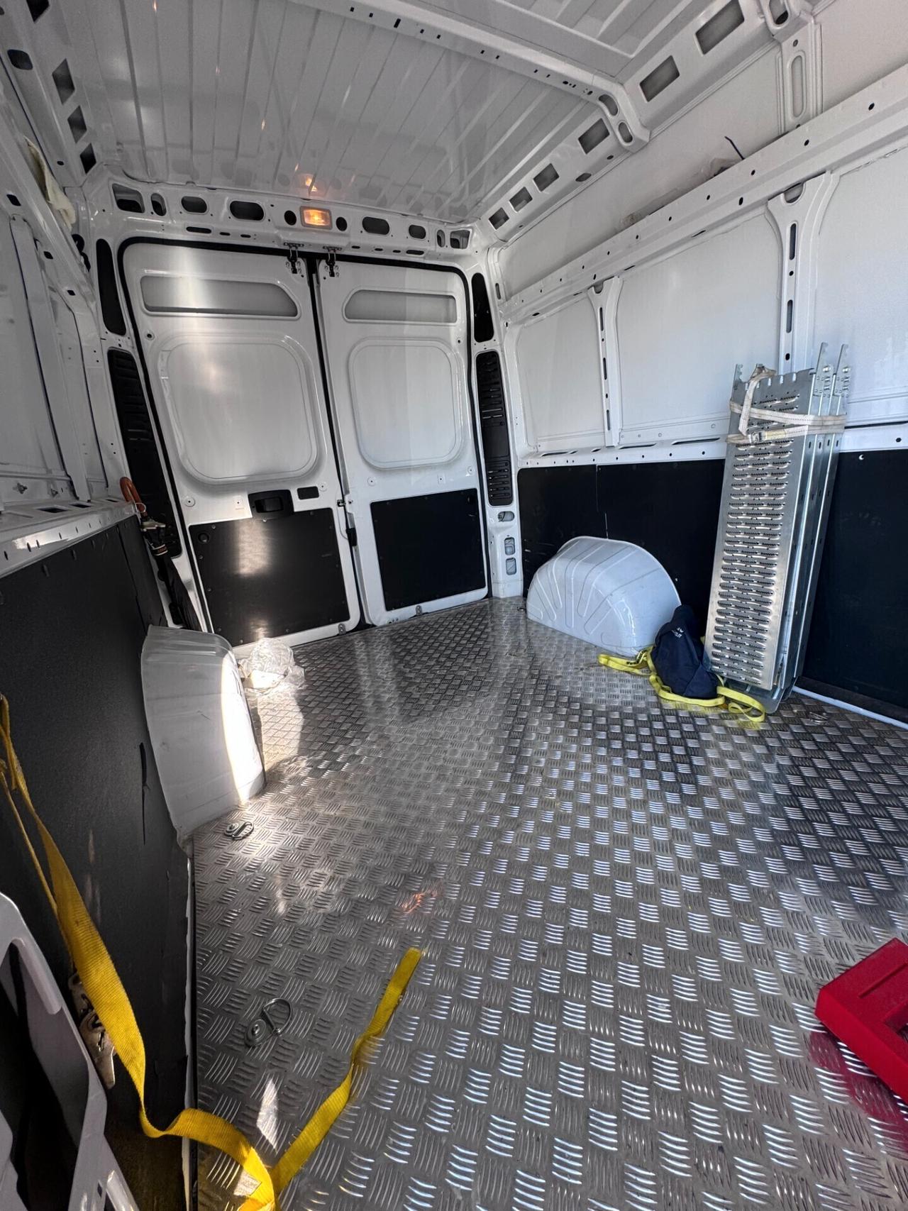 Peugeot Boxer 330 2.2 BlueHDi 140 S&S PC-TN Furgone L3 H2 PARI AL NUOVO