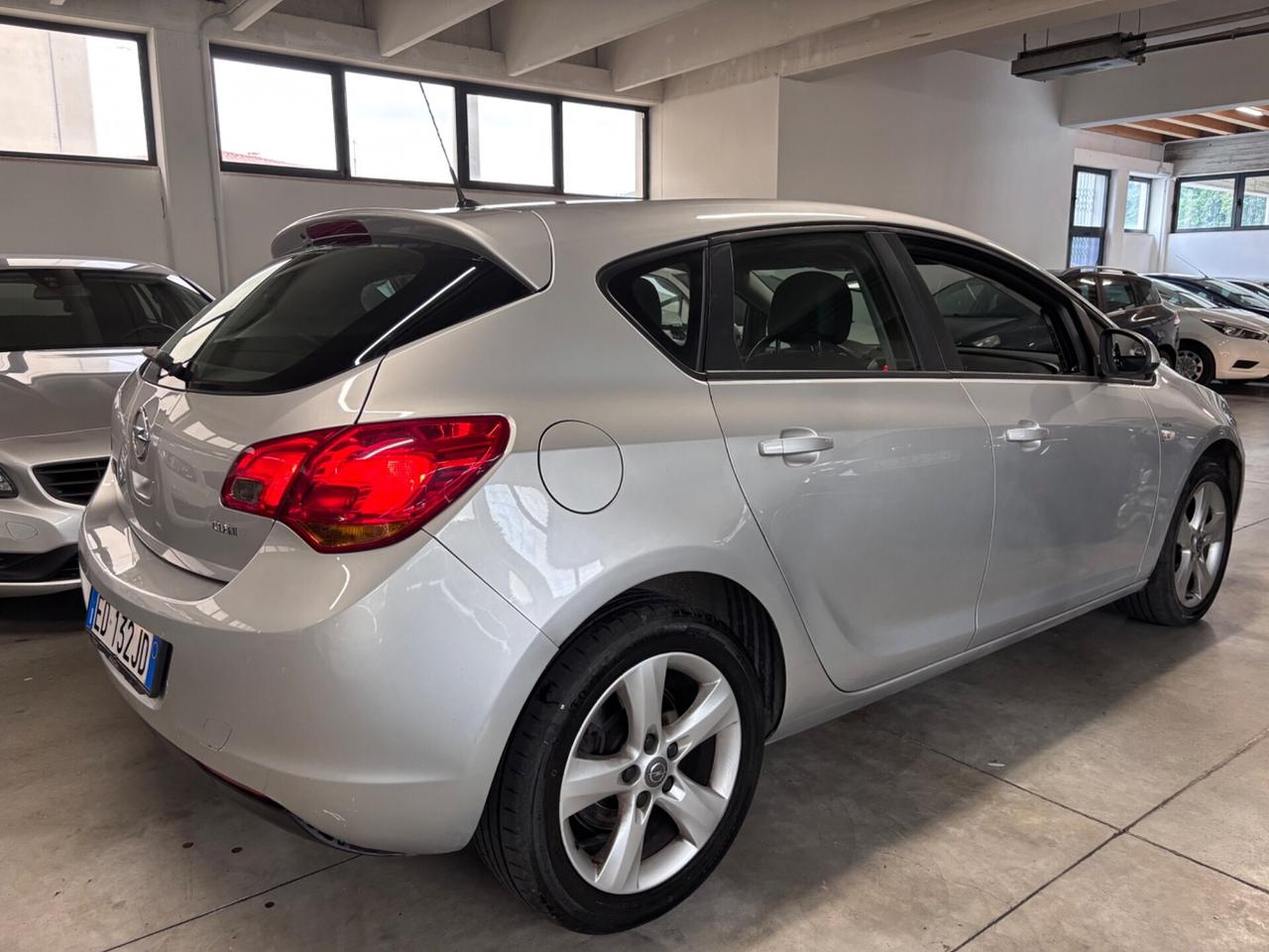 Opel Astra 1.7 CDTI 110CV 5 porte Cosmo