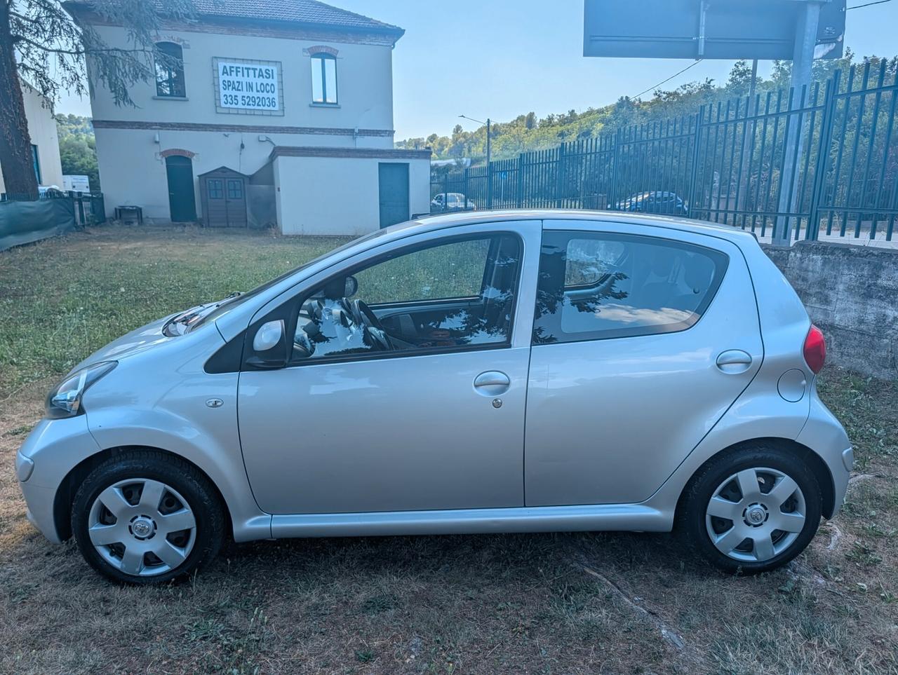 Toyota Aygo 1.0 12V VVT-i 5 porte Sol