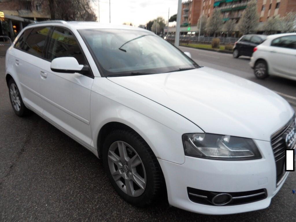 Audi A3 SPB 1.6 TDI 105 CV CR Attraction
