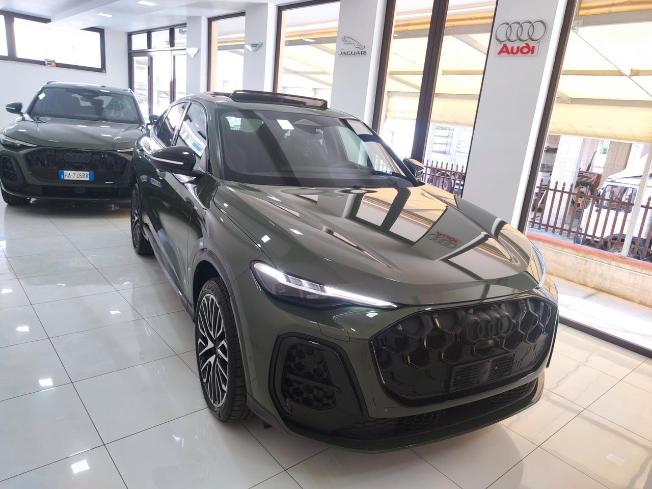 Audi Q5 40 2.0 tdi mhev 12V Identity Black quattro s-troni