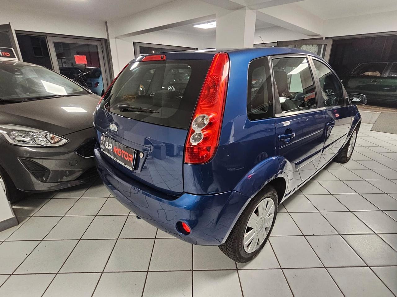 Ford Fiesta 1.2 16V 5p. Ghia