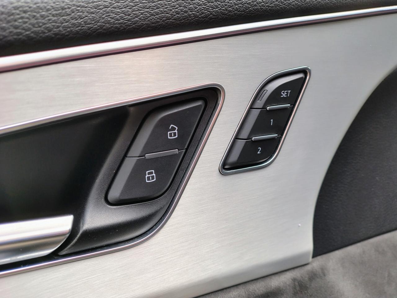 Audi Q8 55 TFSI e quattro tiptronic Sport