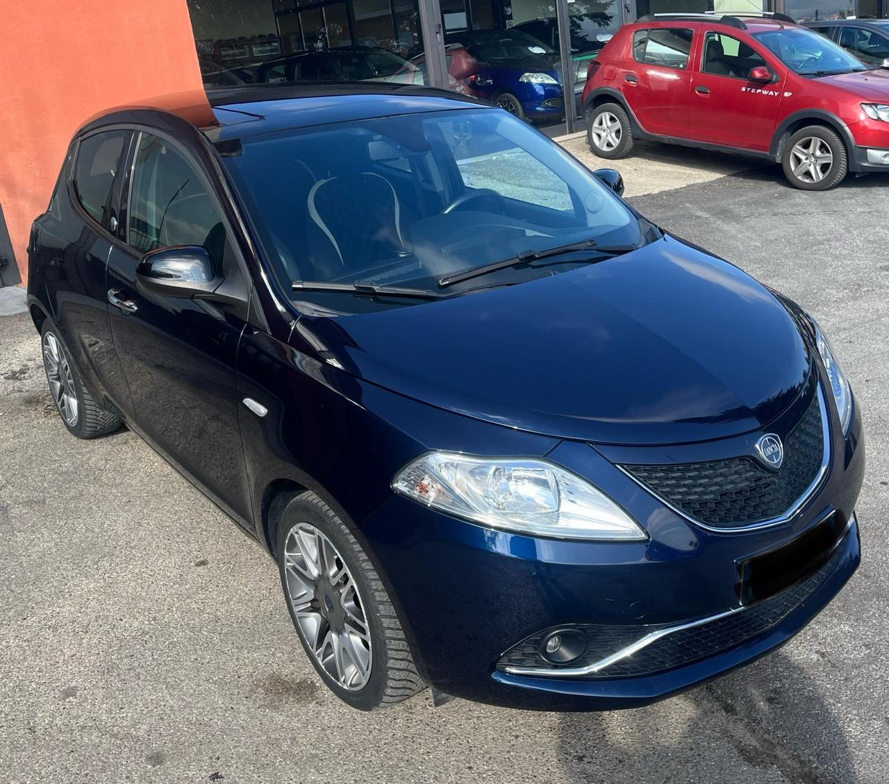 Lancia Ypsilon 1.2 69 CV 5 porte GPL Ecochic Platino