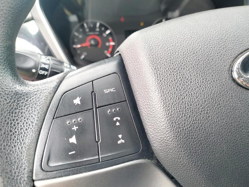 Mahindra KUV100 1.2 K8