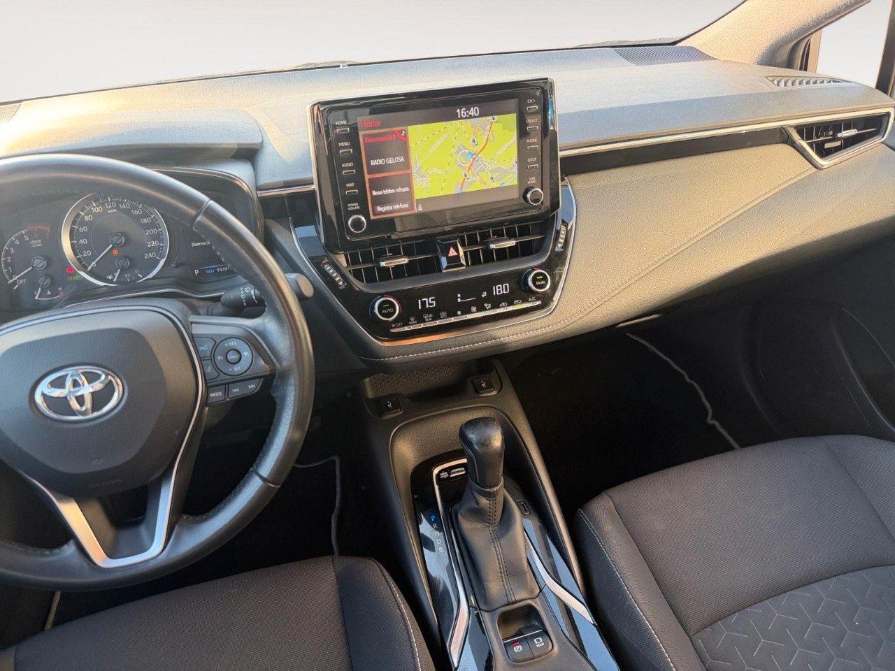 Toyota Corolla 1.8h Business cvt