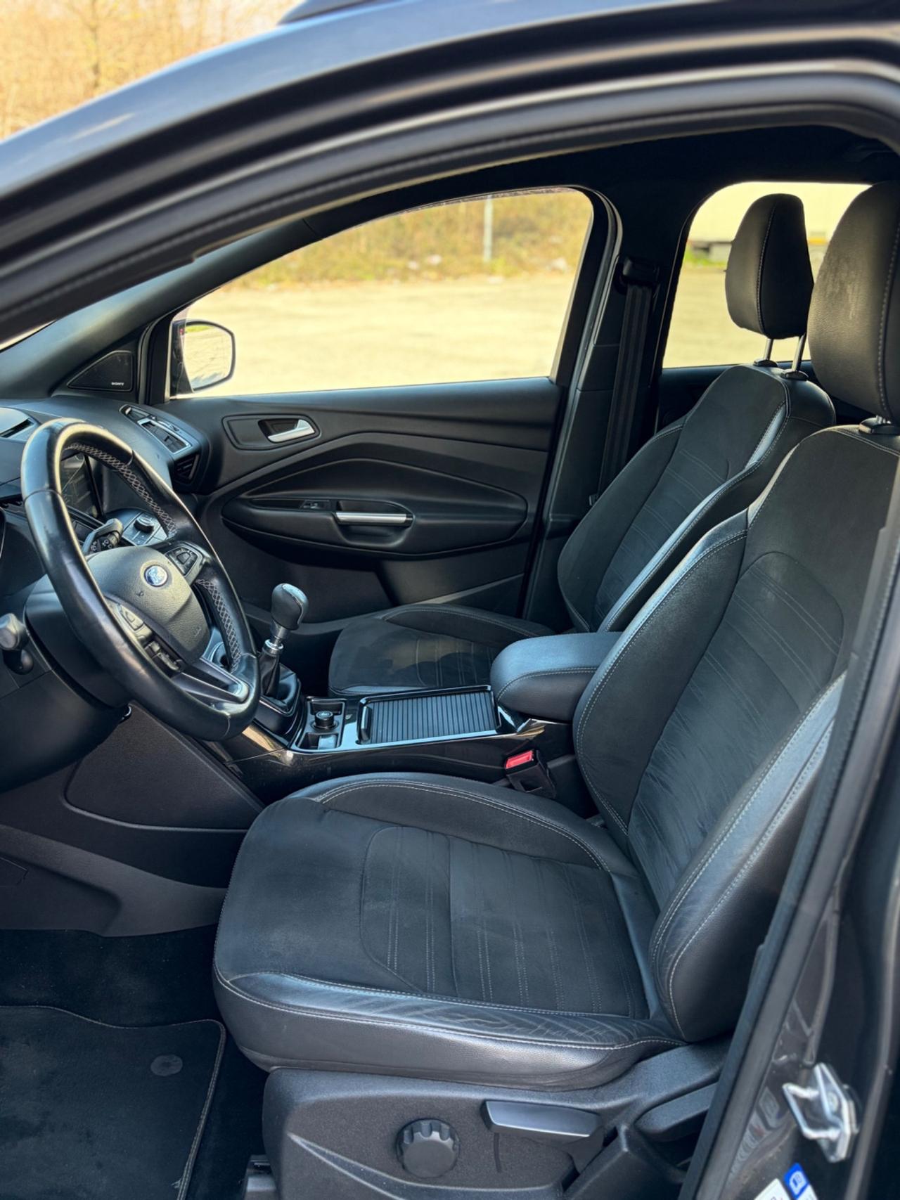 Ford Kuga 1.5 TDCI 120 CV S&S 2WD ST-Line