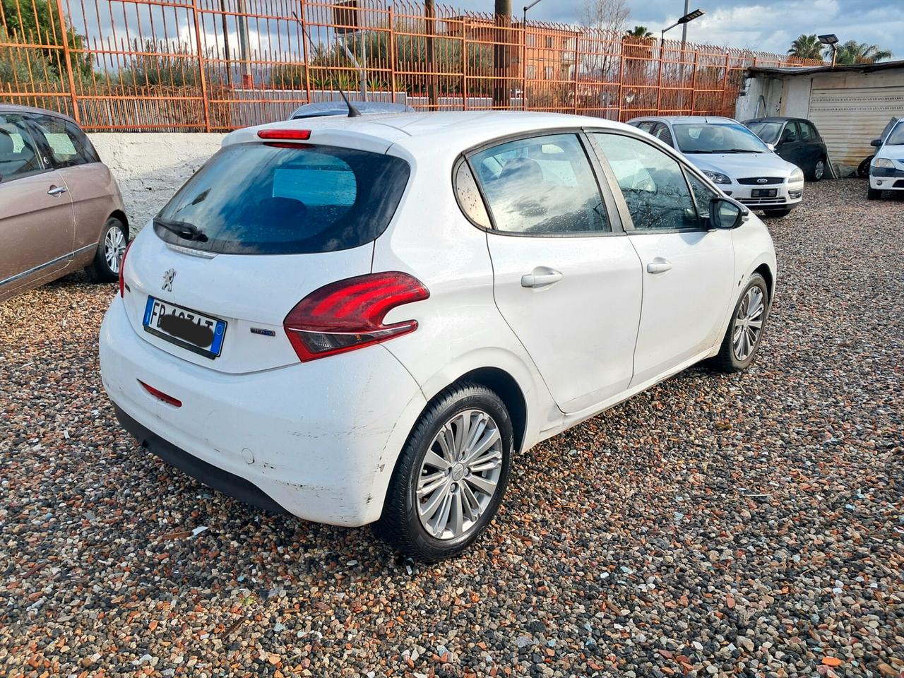 Peugeot 208 1.6hdi 75cv