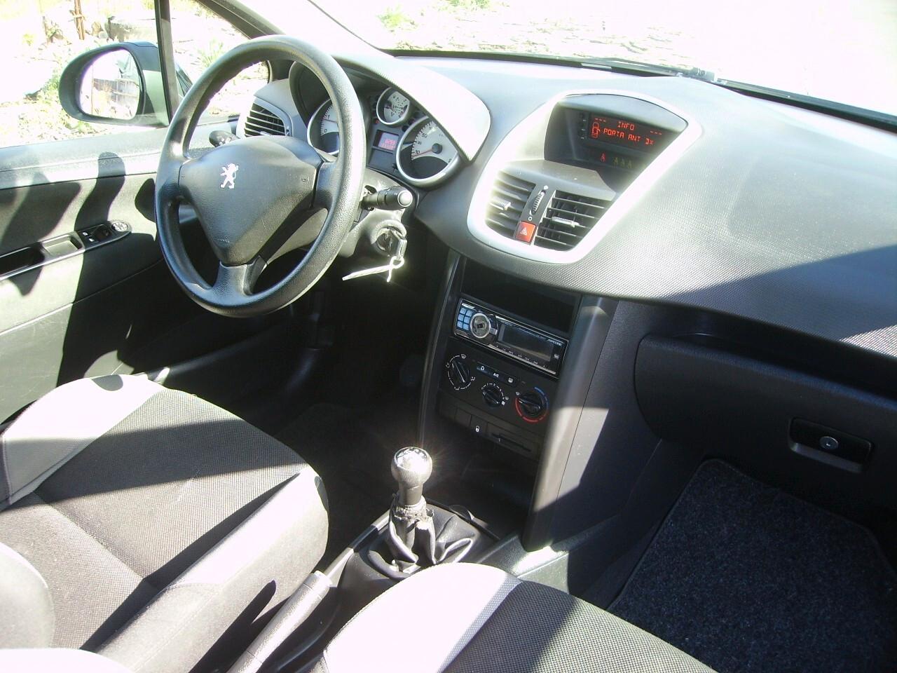 Peugeot 207 1.4HDI A-F-F-A-R-O-N-E 2007