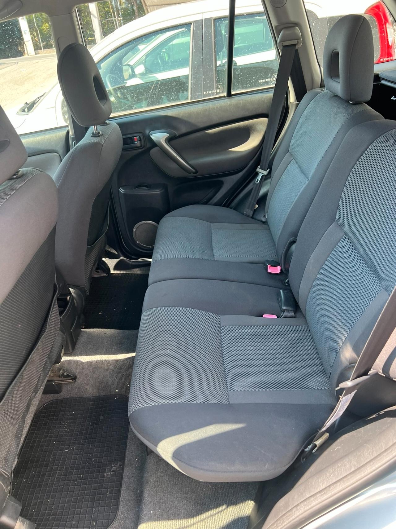 Toyota RAV 4 2.0 Tdi D-4D cat 5 porte Sol