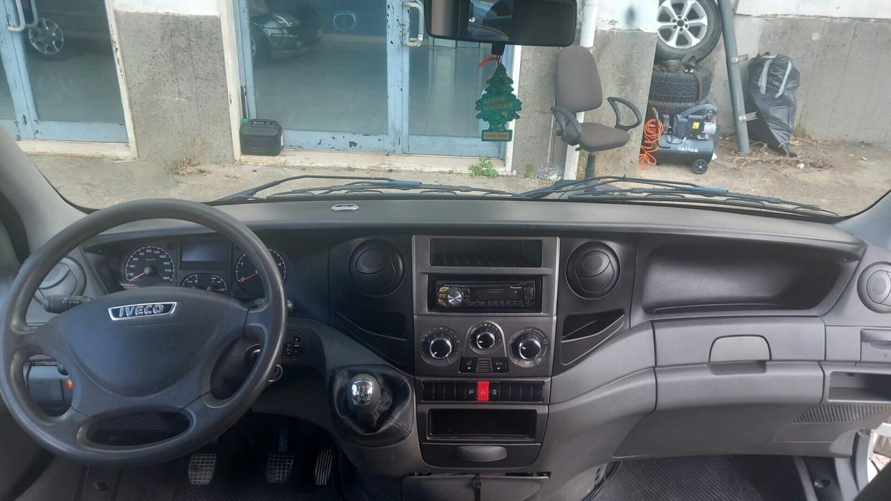 Iveco Daily 35C15D 2.3 HPT doppia cabina 7 posti trilaterale