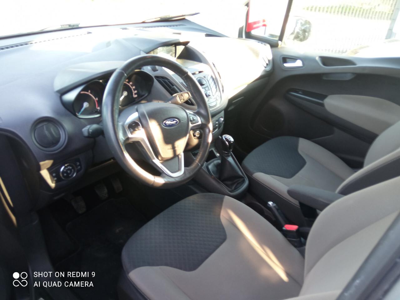 Ford Tourneo Courier 1.5 TDCI 75 CV Titanium