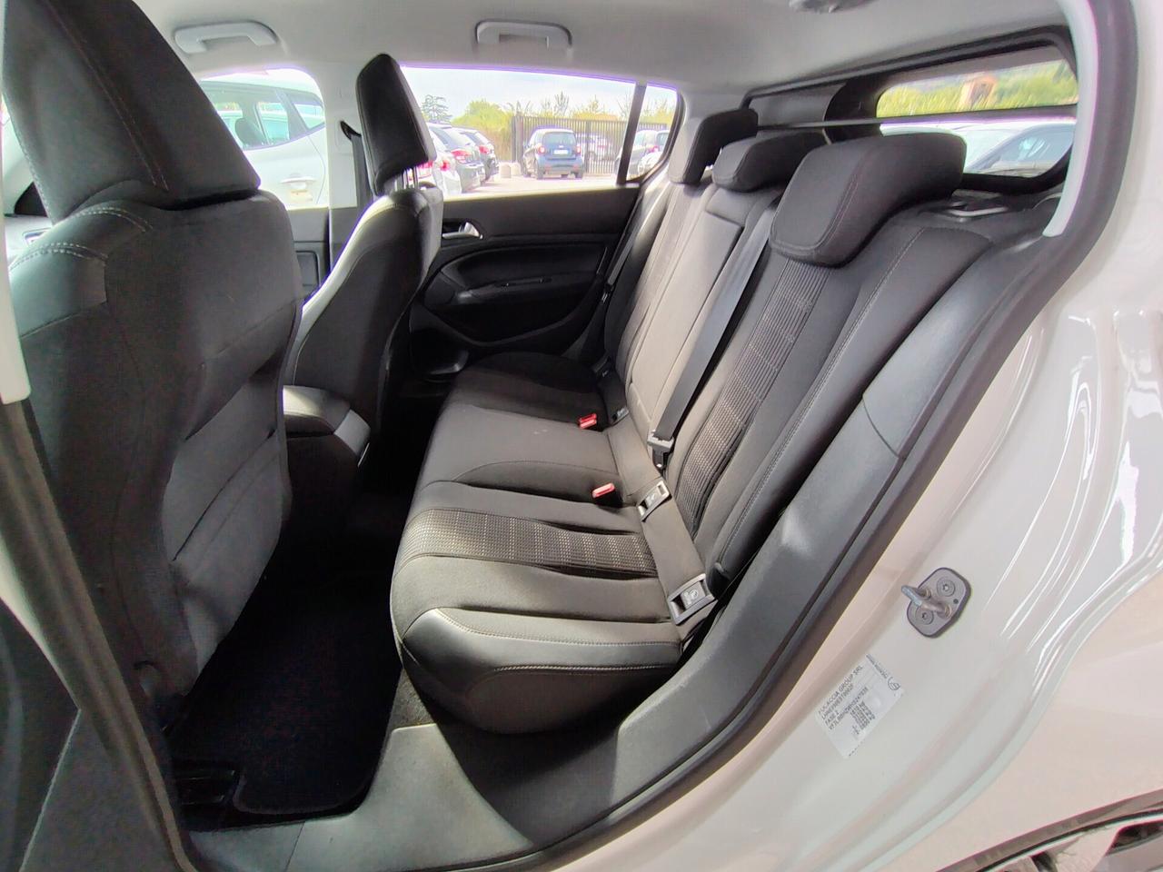 Peugeot 308 BlueHDi 120 S&S Business