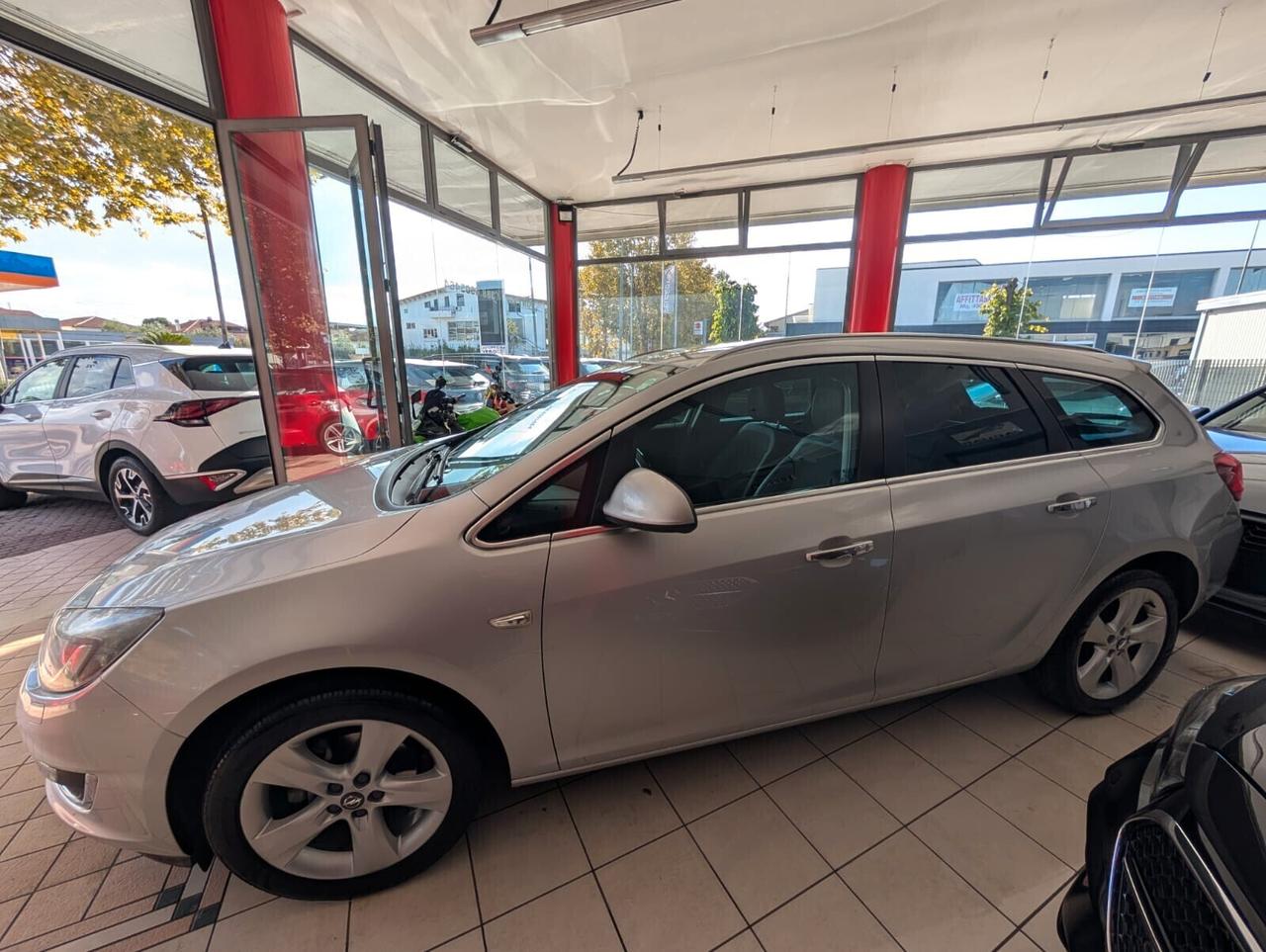 Opel Astra 1.4 Turbo 140CV Sports Tourer GPL Tech Cosmo