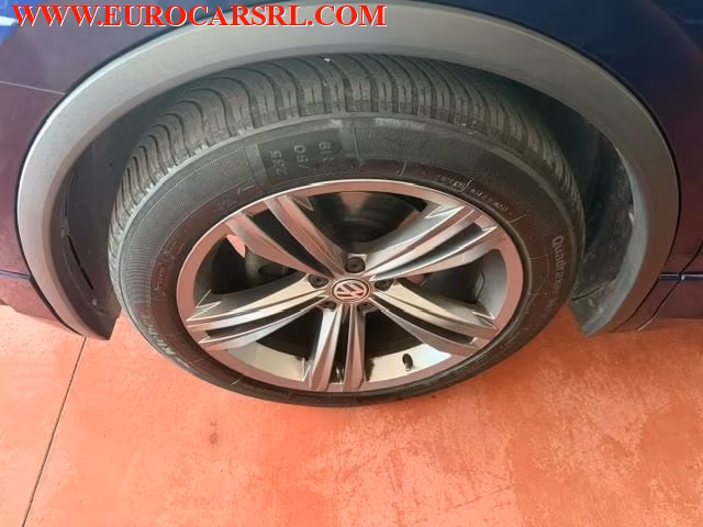 VOLKSWAGEN Tiguan 1.6 TDI SCR Sport R-Line