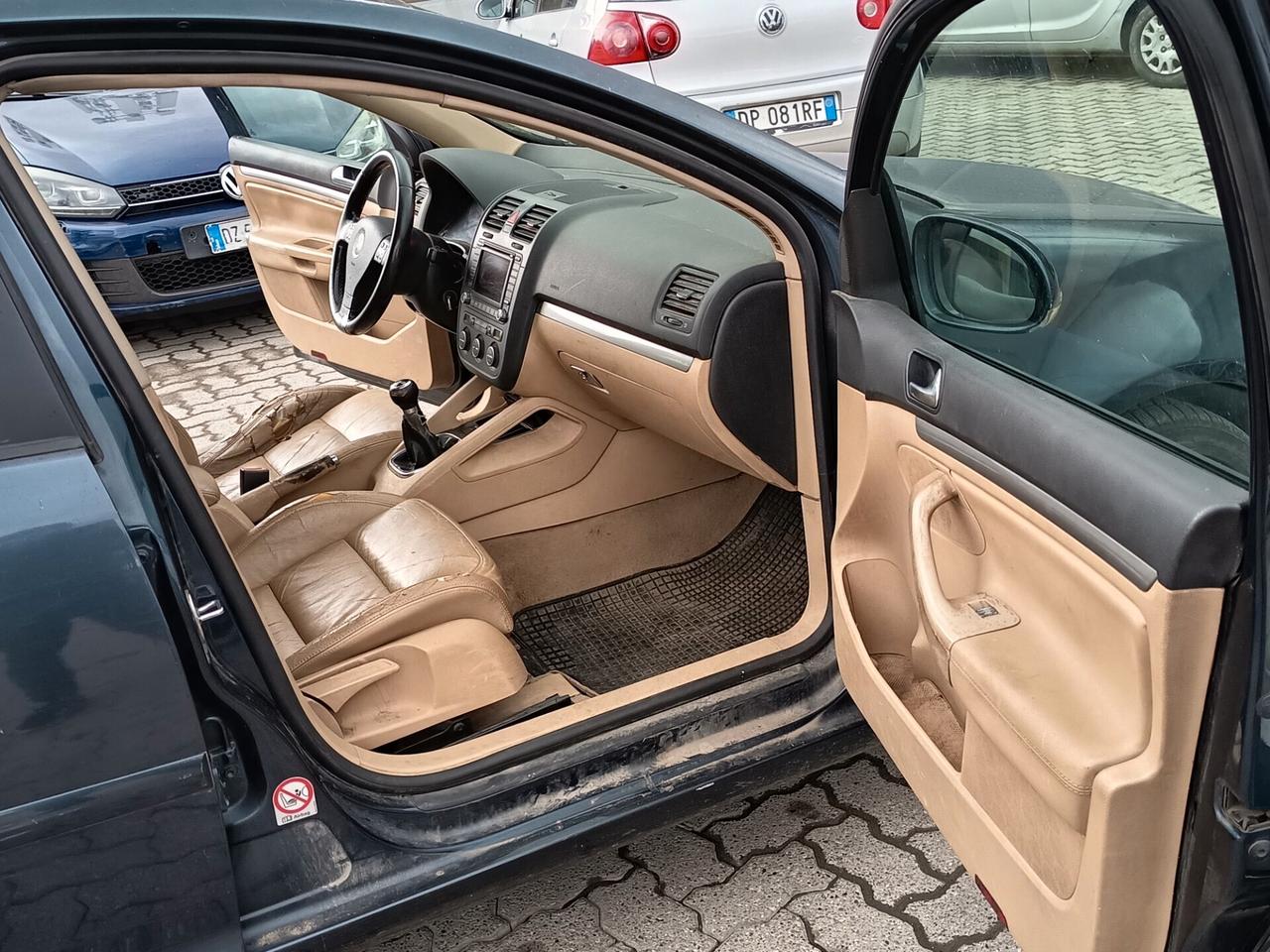 Volkswagen Golf 2.0 TDI DPF 4mot. 5p. Sportline