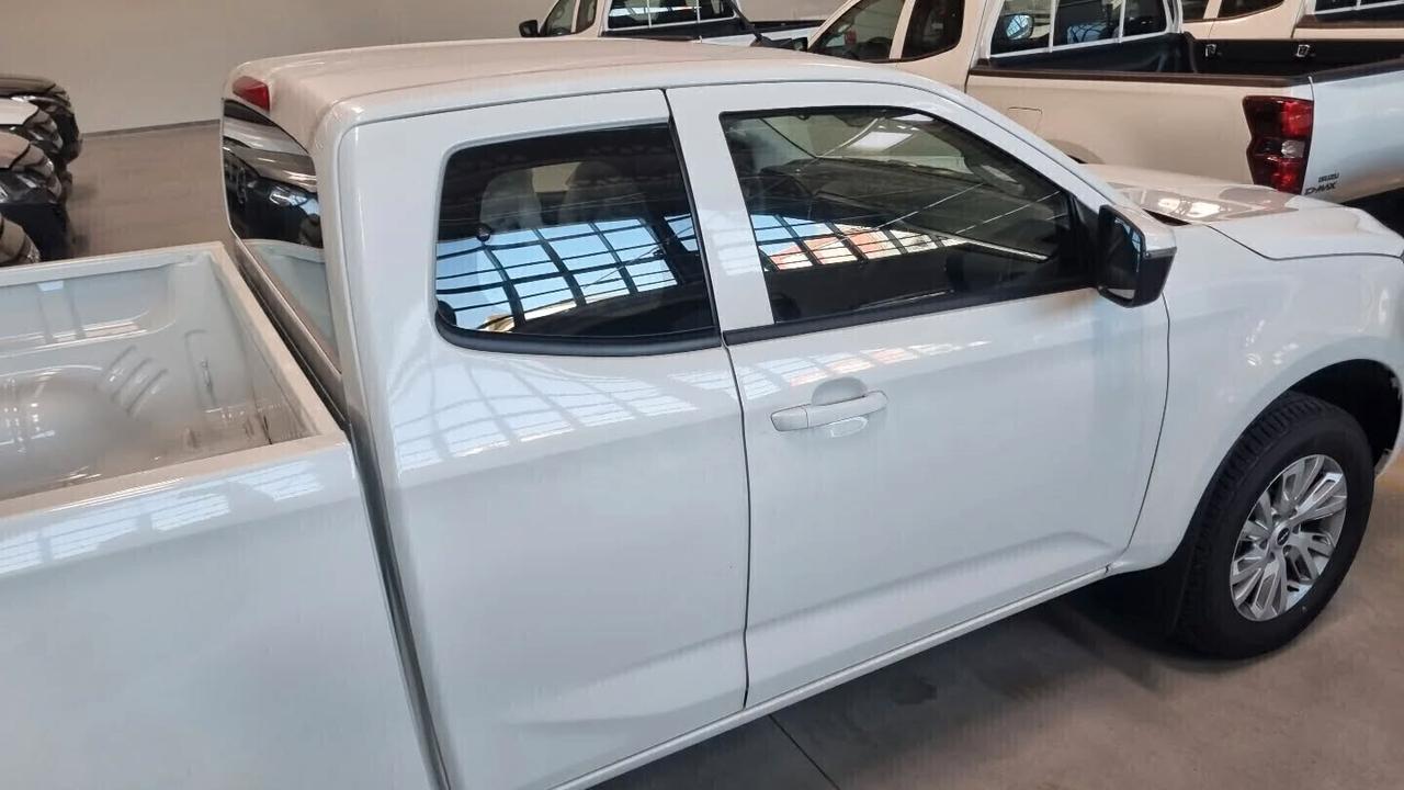 Isuzu D-Max Space N60 BB 4 posti Autocarro NUOVO