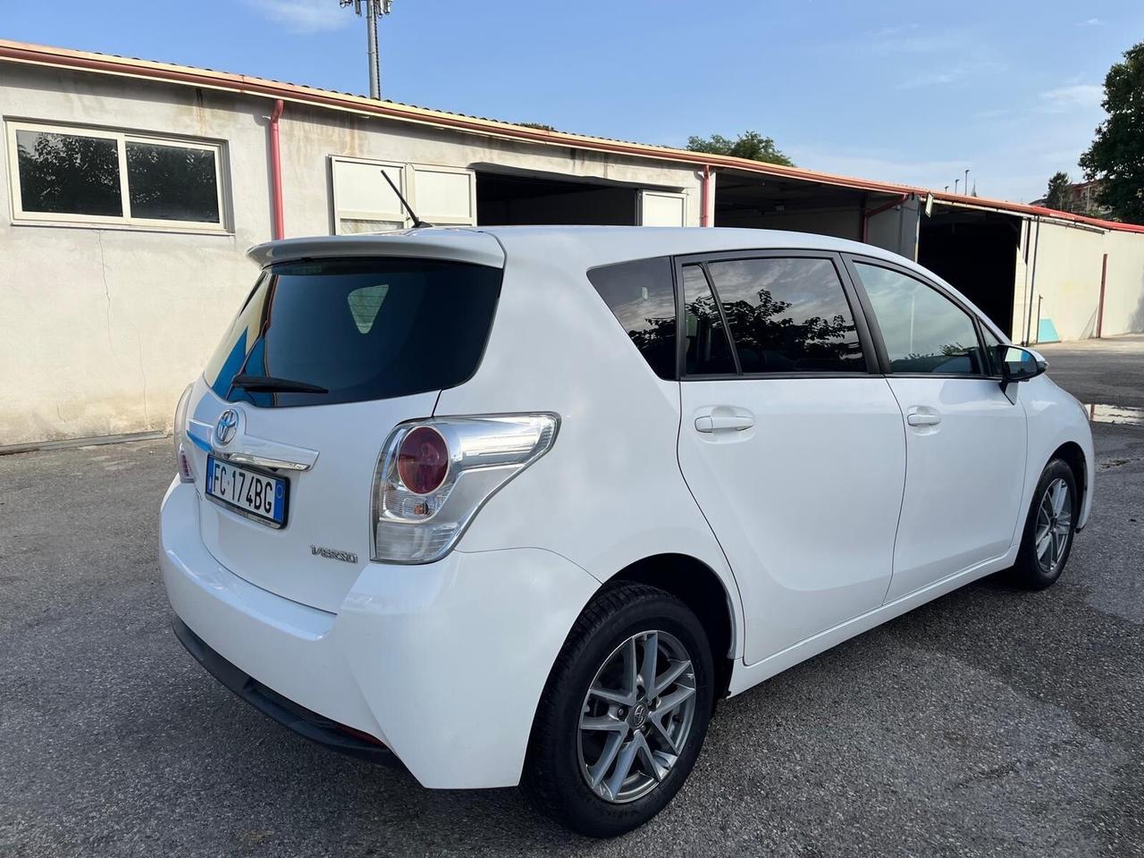 Toyota verso 1.6 D-4D- km 140000-12/2015