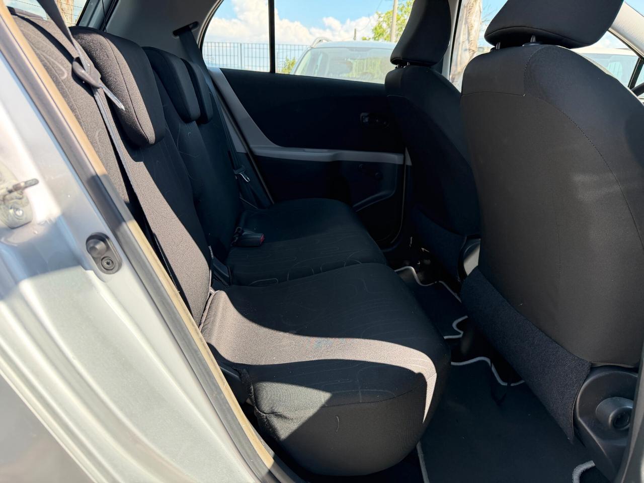 TOYOTA YARIS ANNO 2010 1.0 BENZINA 69 CV