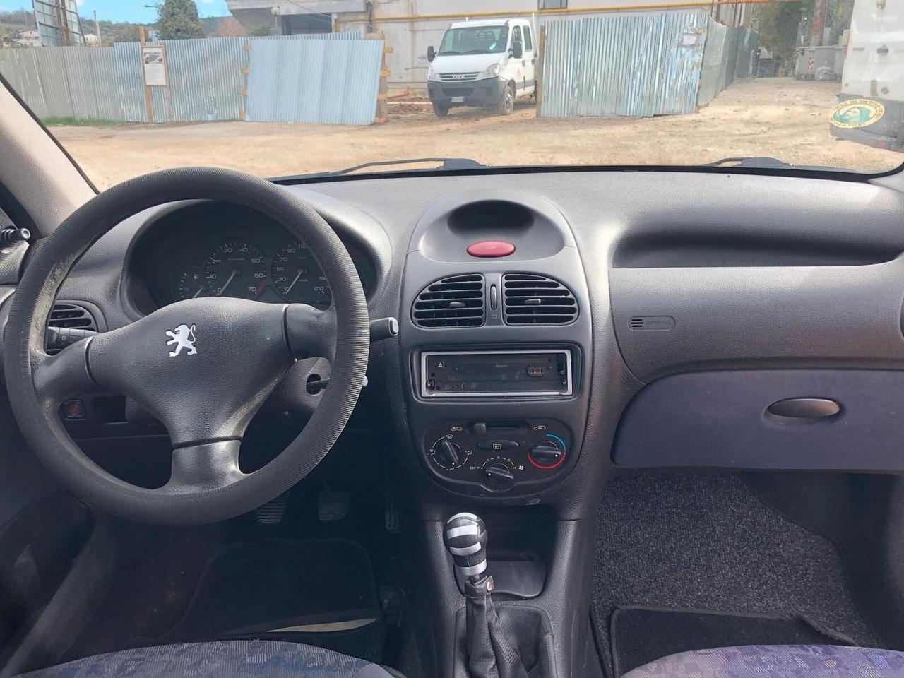 Peugeot 206 1.1 3p. XR