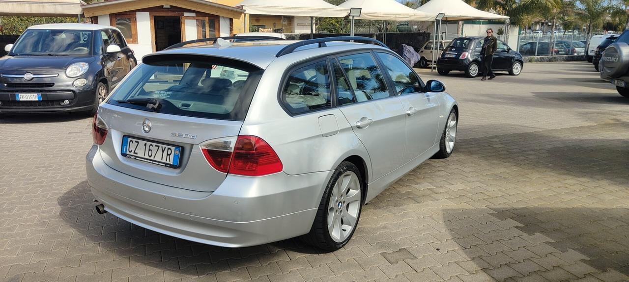 Bmw 320 320d cat Touring Futura da vetrina