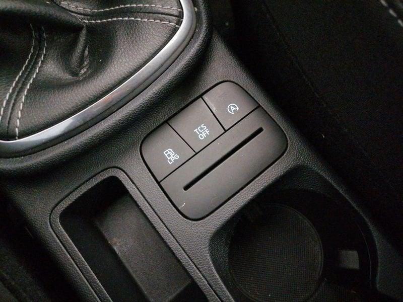 Ford Fiesta 5p 1.1 Titanium Gpl 75cv