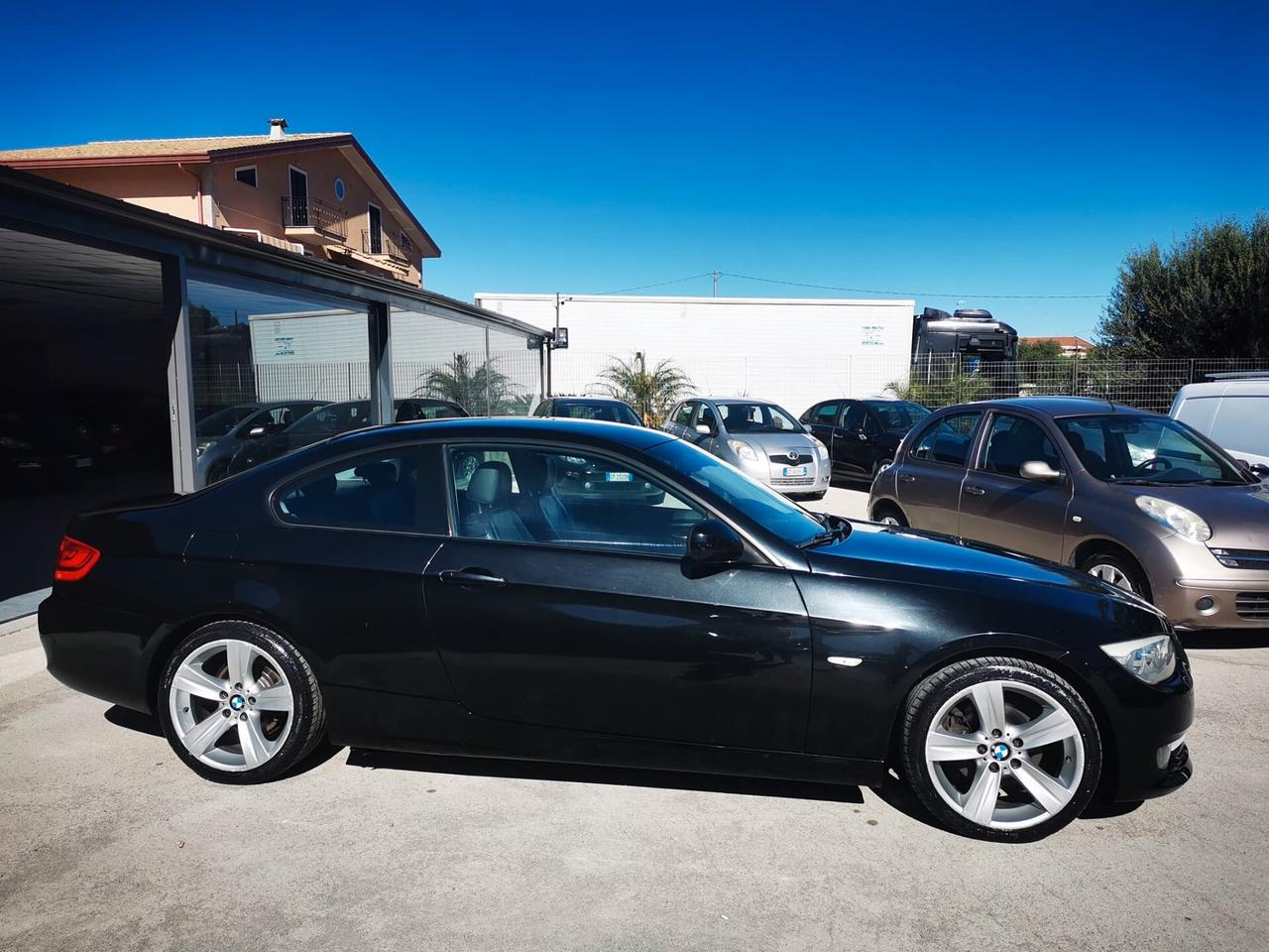 BMW 320d COUPE' 184 cv Futura restalyng 2011