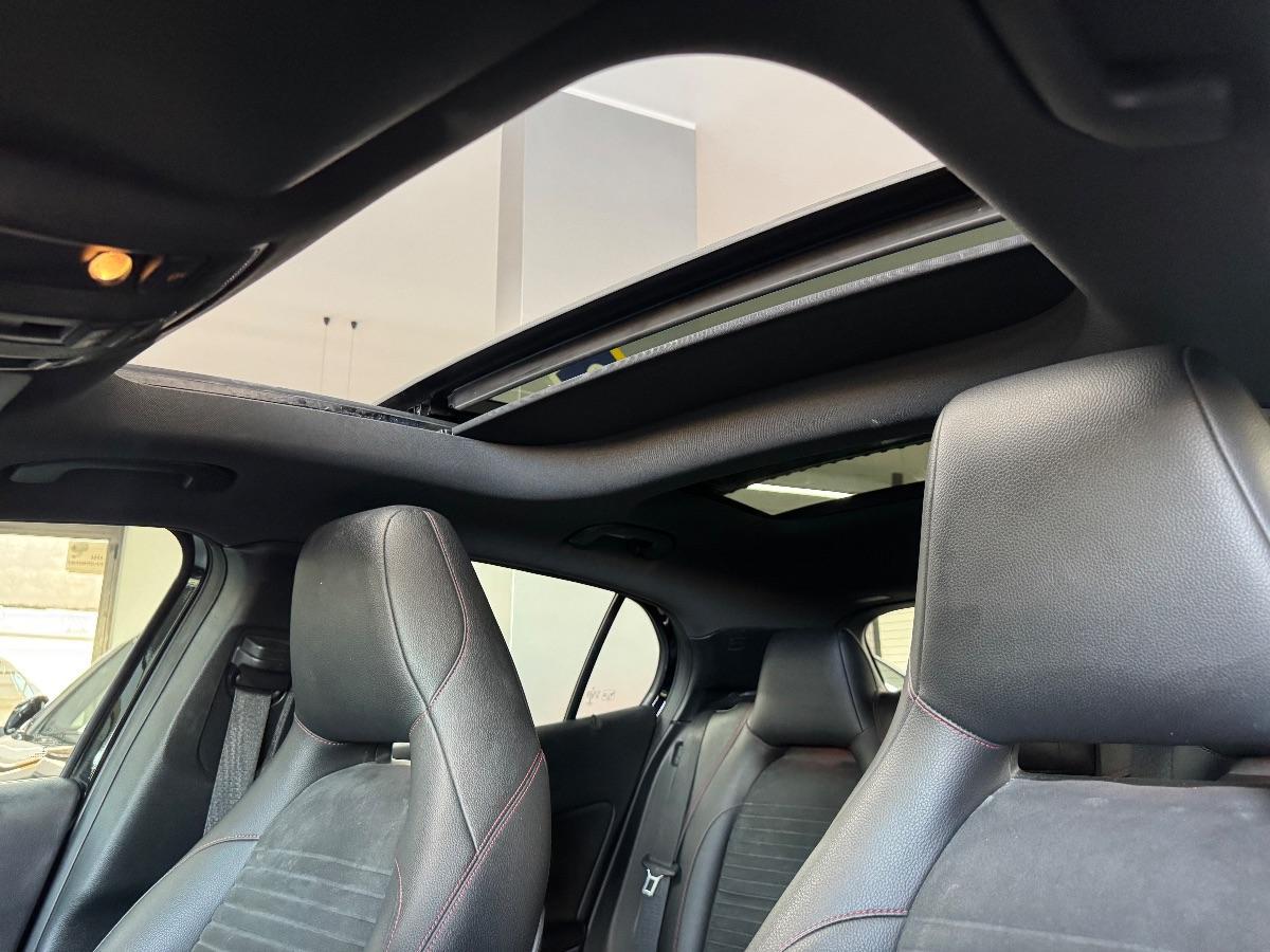 MERCEDES GLA 200 d Automatic AMG TETTO/ RETROCAMERA/ NAVI