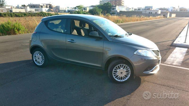 Lancia Ypsilon 1.2 69cv Silver