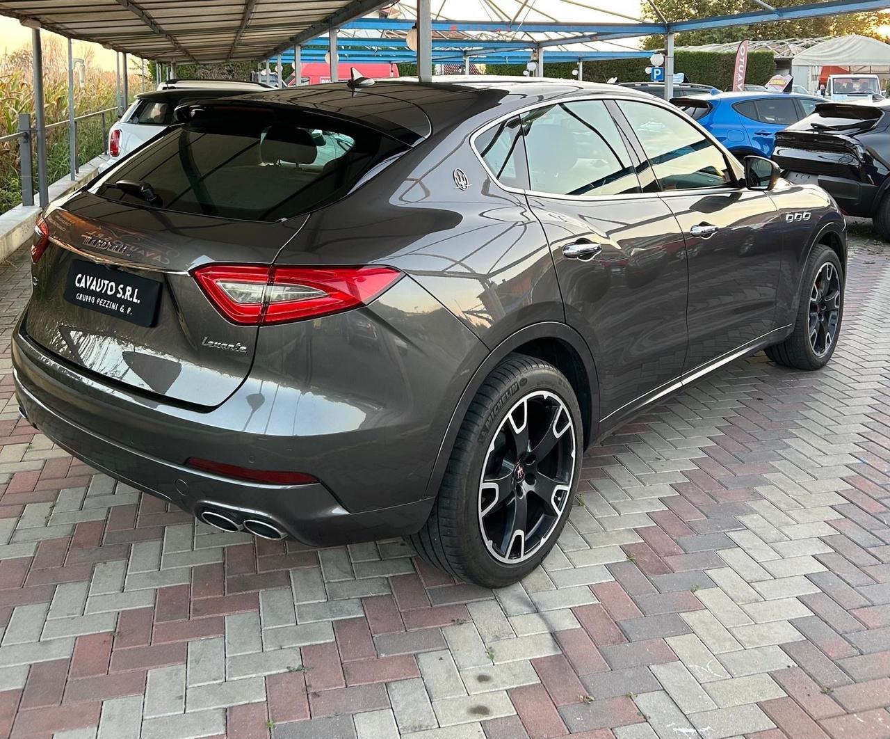 Maserati Levante motore nuovo