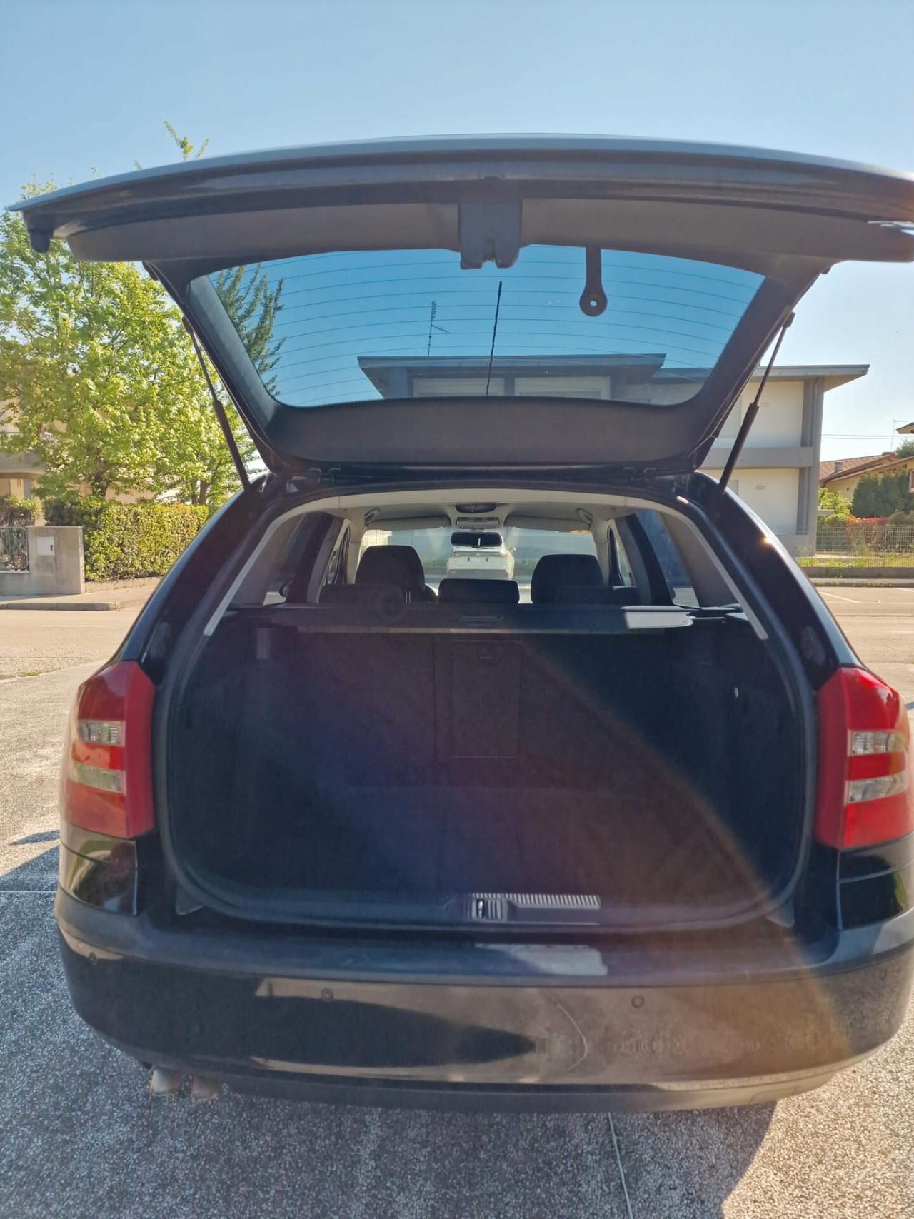 Skoda octavia 1.9 Tdi 105cv DSG Ambiente
