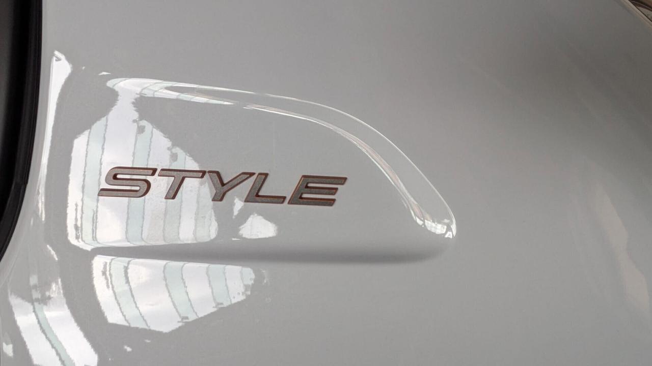 Peugeot 208 100 STYLE